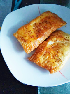 Una foto de Napolitanas de jamón York y queso en freidora Cosori