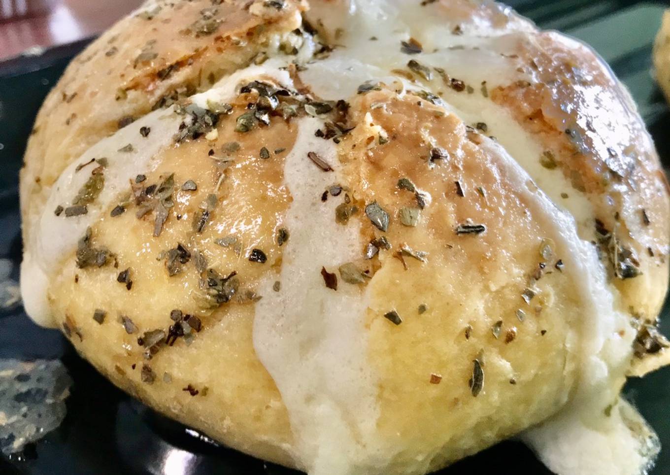 Korean Garlic Cheese Bread