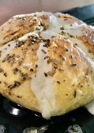 Foto resep Korean Garlic Cheese Bread