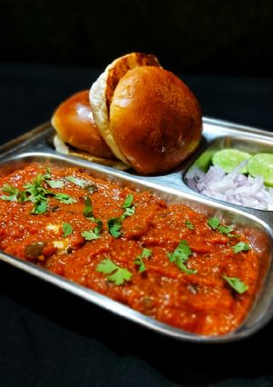 পাওভাজি (pav bhaji recipe in Bengali) রেসিপির প্রধান ছবি