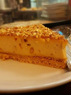 Una foto de Tarta de turrón sin horno