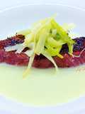 Filetto di tonno con centrifuga di sedano rapa e mela verde granny smith