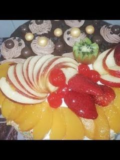 صورة لوصفة تورتة عيد الام نص فواكة ونص شوكولاته