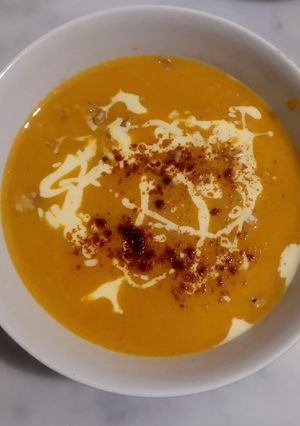 Una foto de Sopa de calabaza, jengibre y naranja