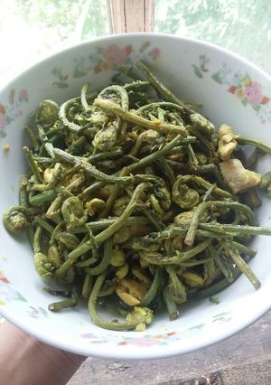 Foto resep Tumis pakis uban