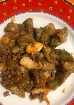 Foto principal de Salteado de alcachofas con gambas y jamón
