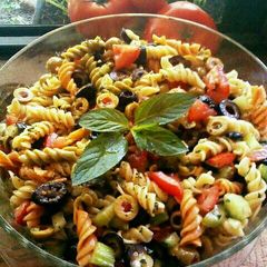 A picture of My Mom's Summer Pasta Salad.