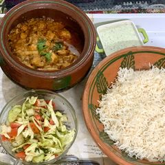A picture of Chicken boneless handi.