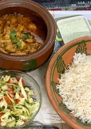 A picture of Chicken boneless handi.