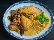 Una foto de carne de pollo de corral