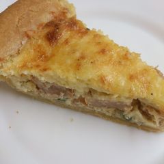 A picture of Breakfast quiche.