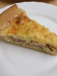 A picture of Breakfast quiche.
