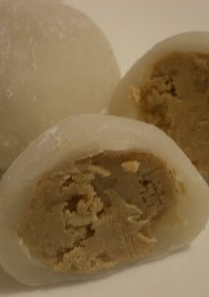 A picture of White Chocolate Daifuku with Walnuts and Kinako.