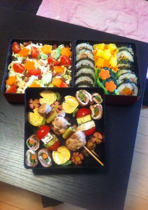 A picture of Easy Flower Field Bento For Hanami Picnics.