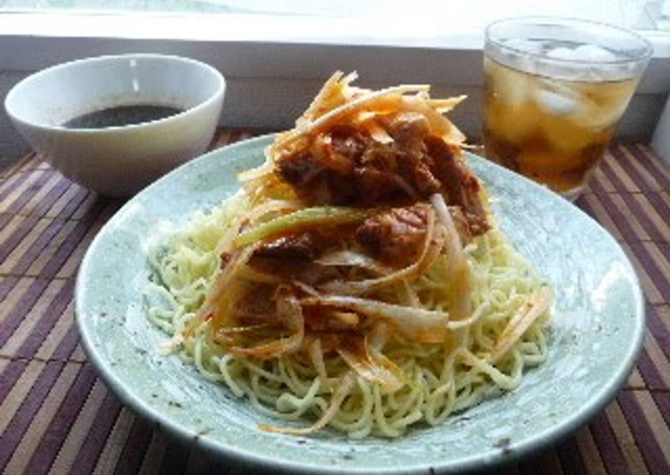 Fantastic Green Onion & Char Siu Ramen Noodles with Dipping Sauce