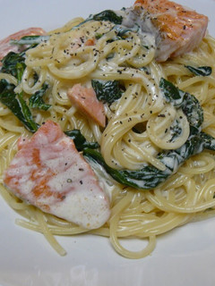 A picture of Spinach and Salmon Cream Pasta.