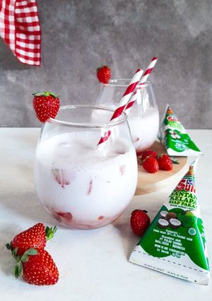 Foto resep Korean Strawberry Coconut Milk