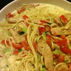 A picture of Creamy cajun chicken pasta.