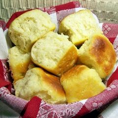 A picture of Buttery Yeast Rolls.