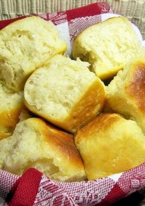 A picture of Buttery Yeast Rolls.