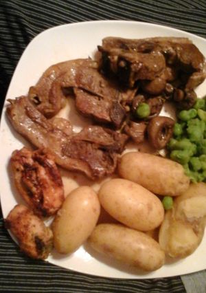 A picture of My Lamb Chops Lemon and Rosemary Bake ☺.