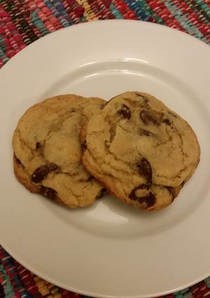 A picture of Big & chewy chocolate chip cookies.