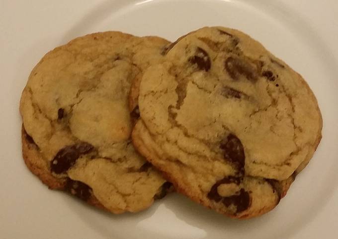 Big & chewy chocolate chip cookies