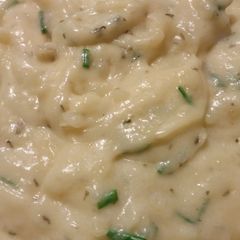 A picture of Family Fave Garlic Mashed Potatoes.