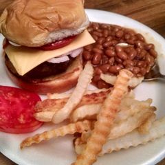 A picture of Tasty cheeseburger.