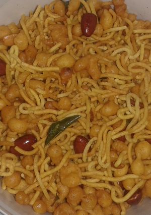 A picture of Mixture -snacks.