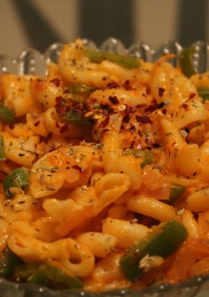 A picture of Cheesy Mixed Veg Pasta.