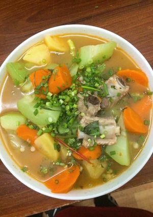 Hình của món Canh sườn nấu su hào cà rốt.