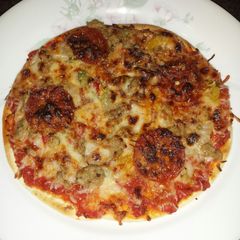 A picture of Extra- Crispy Tortilla Pizza.
