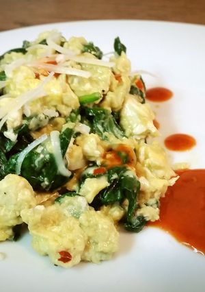 A picture of Spinach and eggs.