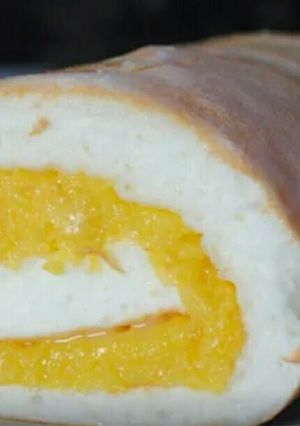 A picture of Brazo de mercedes ( custard roll).