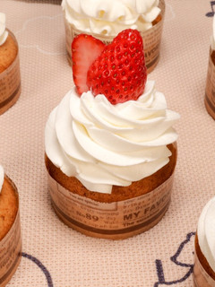 A picture of Caramel Cupcake Recipe with Strawberry Cream.