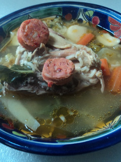 Una foto de Caldo de pollo con morcilla española estilo las correa de Doña Chole. Jalisco México
