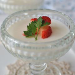 A picture of Rich, Thick, and Juicy Almond Tofu Blanc Mange.