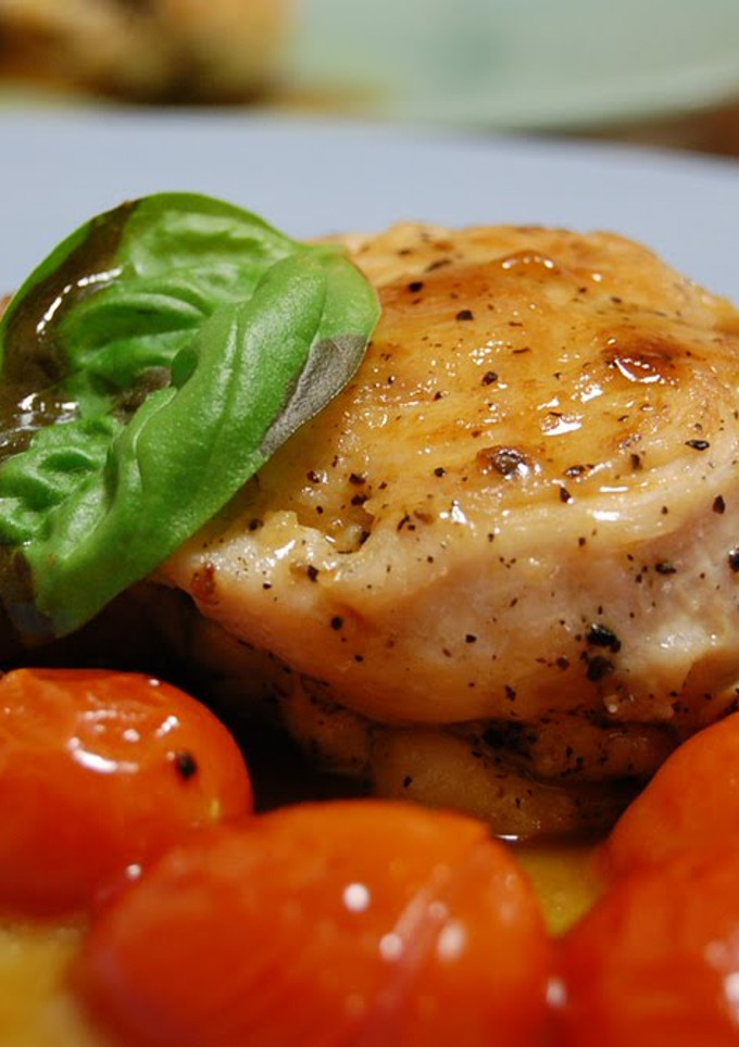 A picture of Basil Chicken.