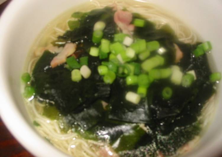 Steps to Make Quick Light Somen Noodle in Soup with Wakame Seaweed