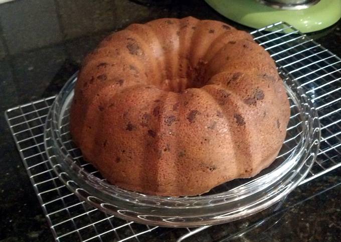 Chocolate chip pound cake