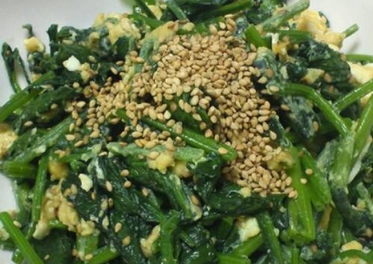 Step-by-Step Guide to Make Award-winning His Mother&#39;s Dish: Chinese Style Spinach and Egg Stir Fry