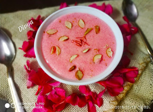 A picture of Rice flour rose phirni.