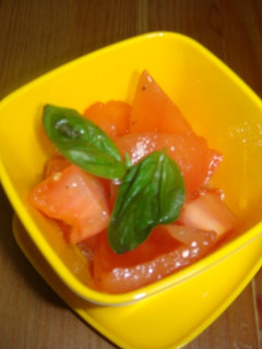 A picture of A Simple Salad.