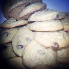 A picture of chocolate chip cookies.