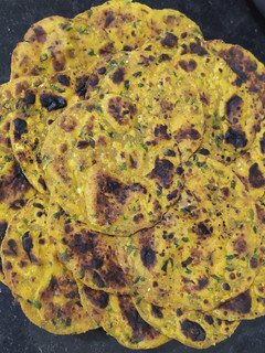 બાજરી મેથી ના થેપલા (Bajri Methi Thepla) રેસીપી મુખ્ય ફોટો