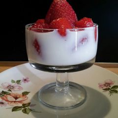 A picture of AMIEs Minted Strawberries.