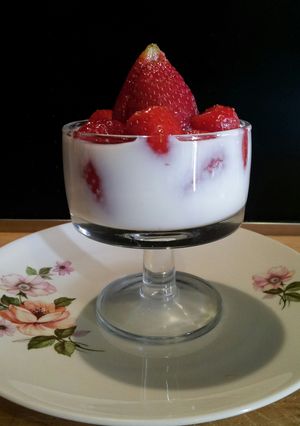 A picture of AMIEs Minted Strawberries.