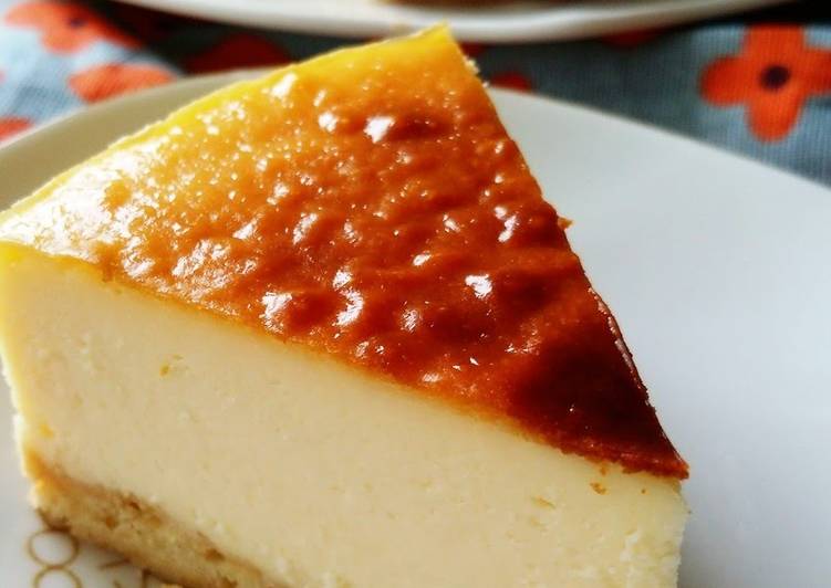 Rich & Cheesy Baked Cheesecake