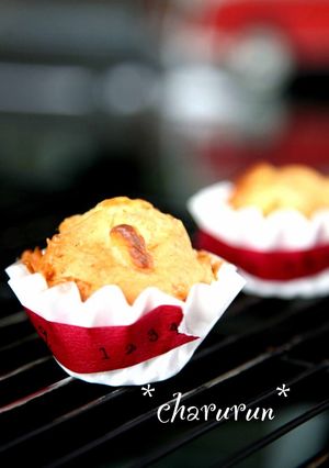 A picture of Crisp Cream Cheese Muffins.